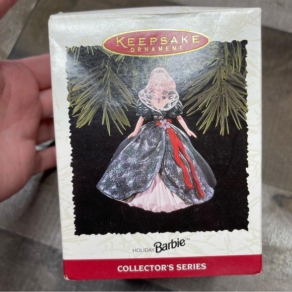 Hallmark 1995 Holiday Barbie Ornament - Picture 2 of 8
